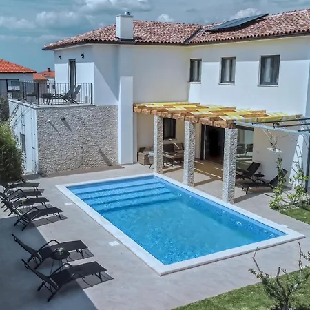 Lemoar Villa Pula