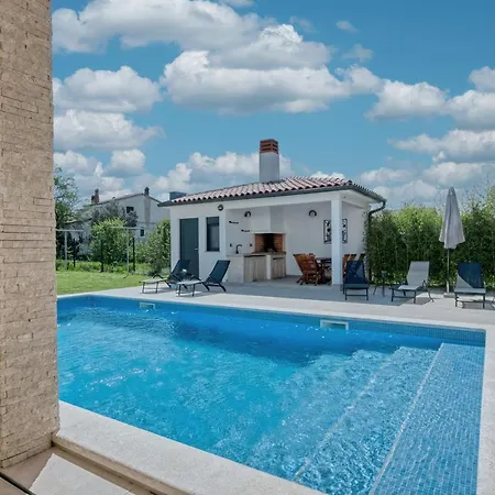 Lemoar Villa Pula